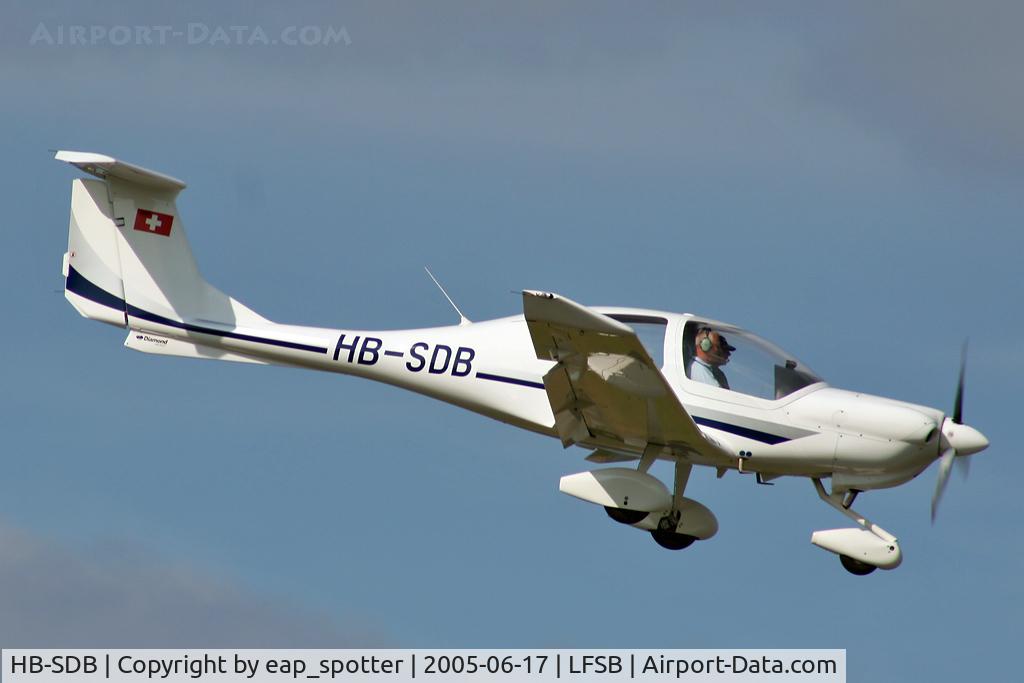 HB-SDB, 2001 Diamond DA-40 Diamond Star C/N 40.022, landing on rwy 16