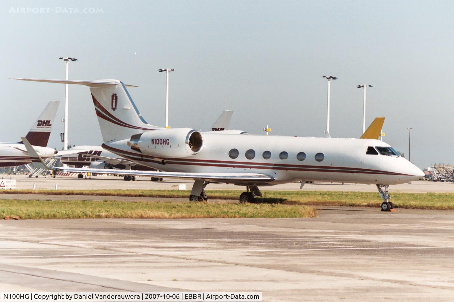 N100HG, 1987 Gulfstream Aerospace G-IV C/N 1026, pushed back before taxiing to take off on rwy 07L