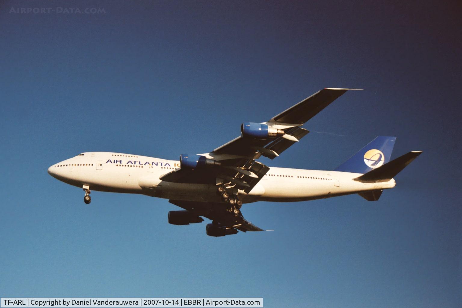 TF-ARL, 1982 Boeing 747-230B C/N 22671, descending to rwy 25R