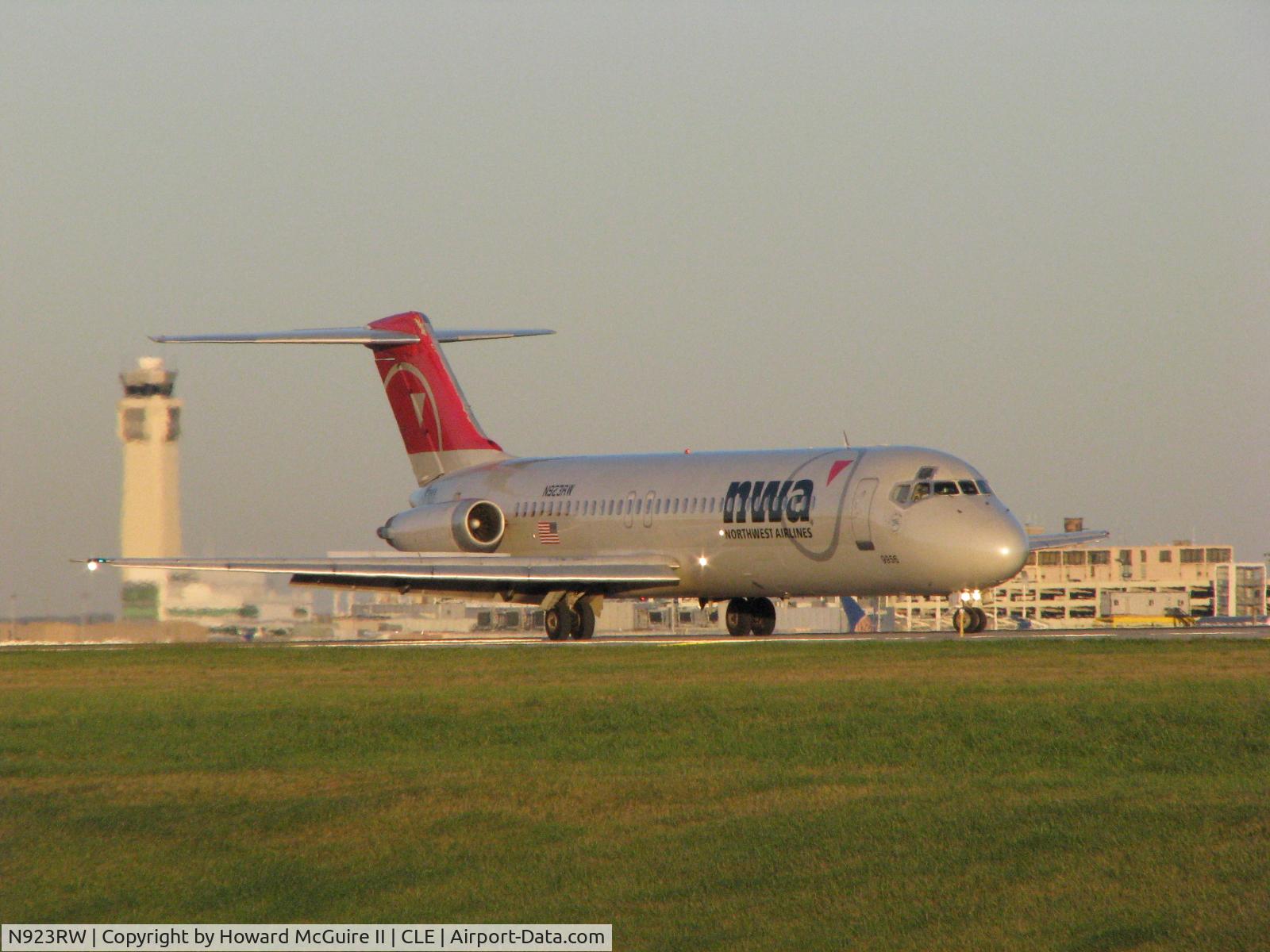 N923RW, 1968 Douglas DC-9-31 C/N 47183, Cleveland Hopkins Airport