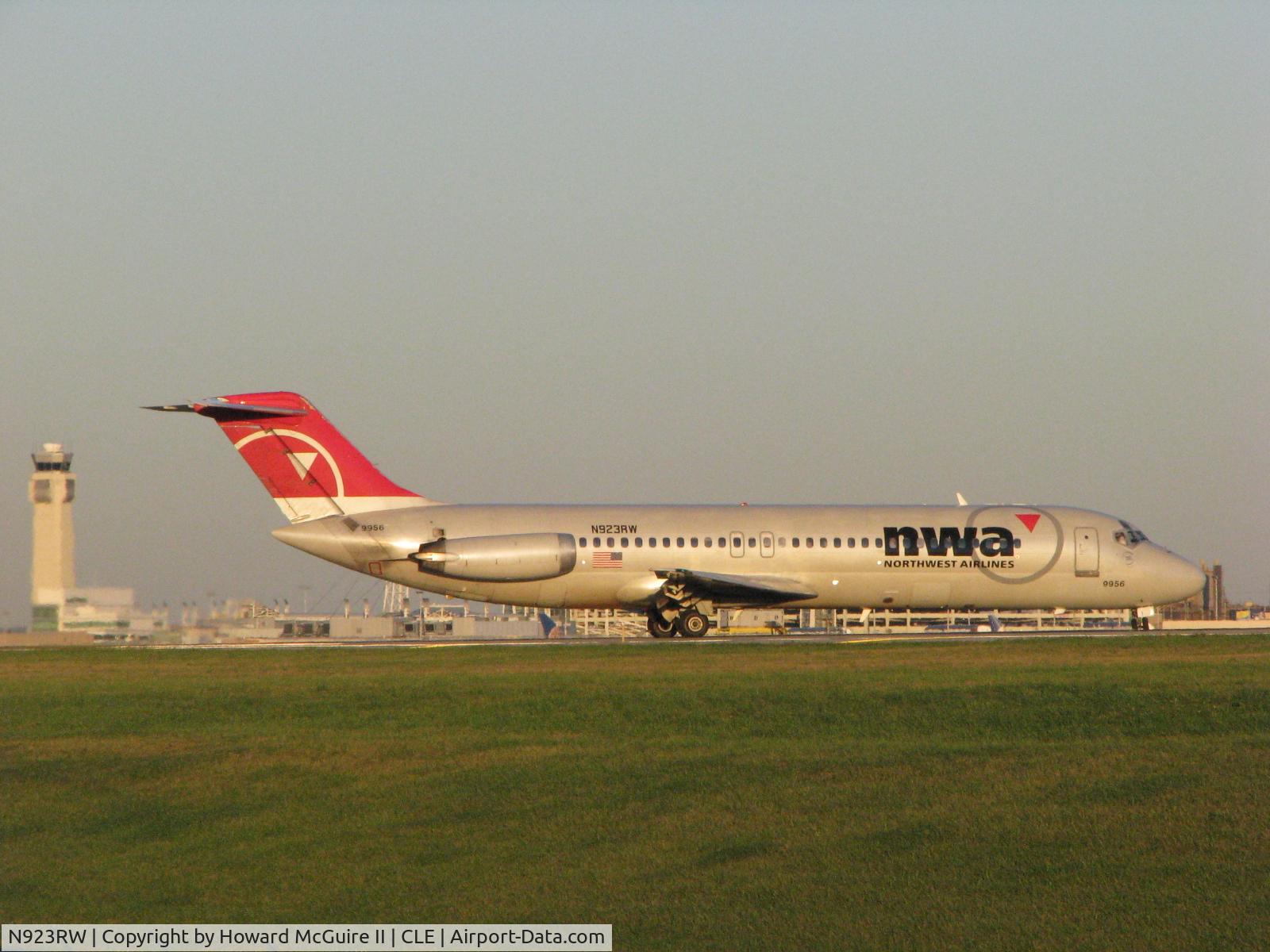 N923RW, 1968 Douglas DC-9-31 C/N 47183, Cleveland Hopkins Airport