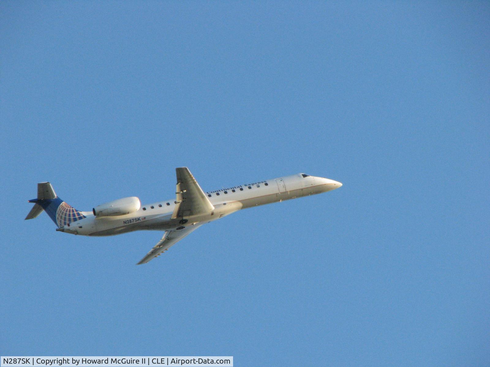 N287SK, 2001 Embraer ERJ-145LR (EMB-145LR) C/N 145460, Cleveland Hopkins Airport
