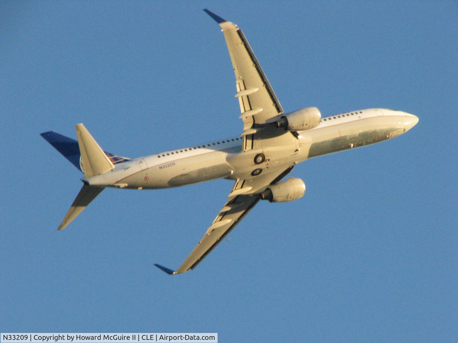 N33209, 2000 Boeing 737-824 C/N 30581, Cleveland Hopkins Airport