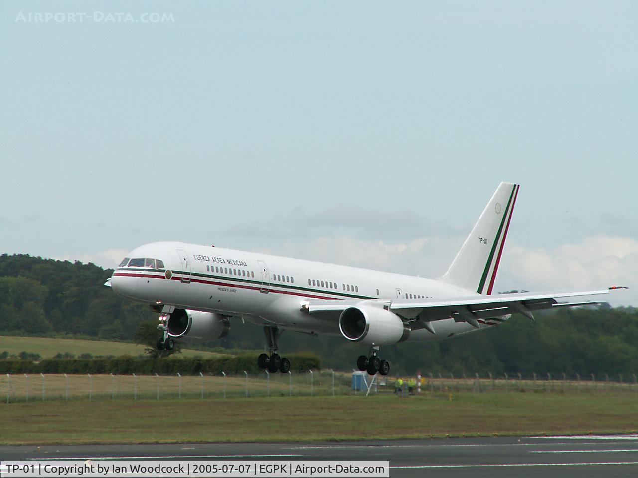 TP-01, 1987 Boeing 757-225 C/N 22690, Boeing 757-225/Mexican AF/Prestwick