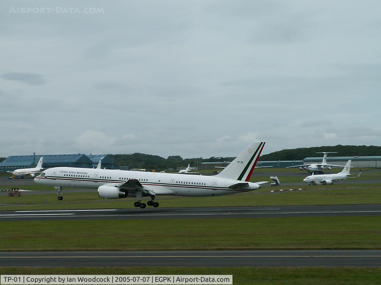 TP-01, 1987 Boeing 757-225 C/N 22690, Boeing 757-225/Mexican AF/Prestwick