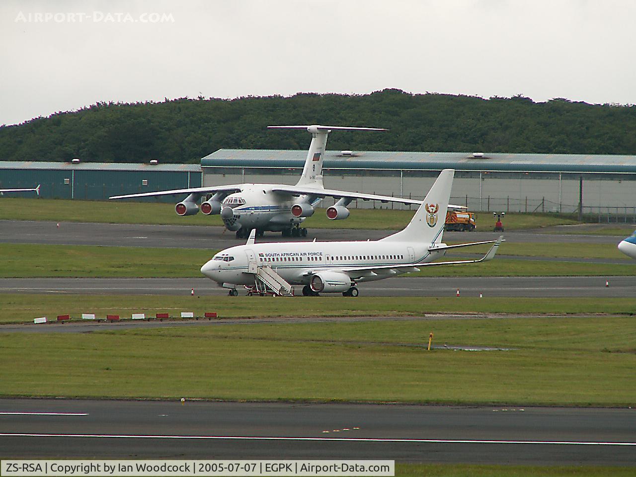 ZS-RSA, 2001 Boeing 737-7ED C/N 32627, Boeing 737-7ED/South African AF/Prestwick