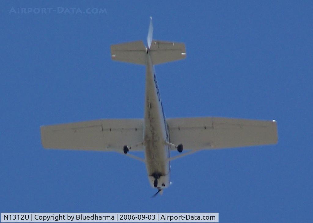 N1312U, 1976 Cessna 172M C/N 17267001, Flying over Columbine High School.