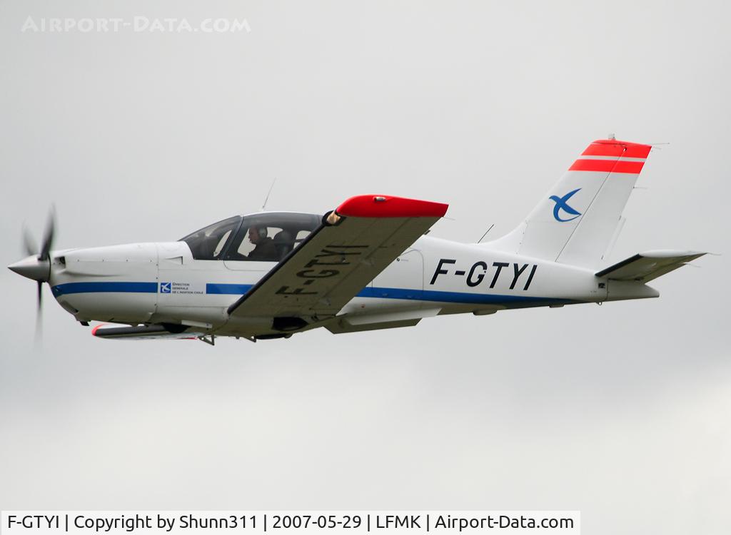 F-GTYI, Socata TB-20 C/N 2185, Go around above the runway