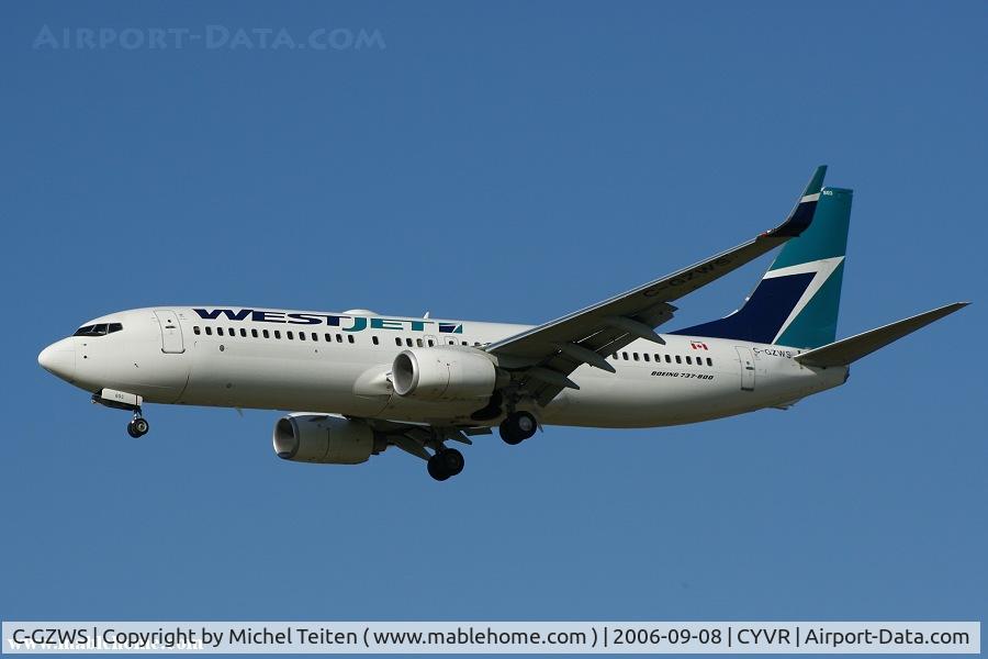 C-GZWS, 2005 Boeing 737-8CT C/N 32770, Westjet landing at Vancouver
