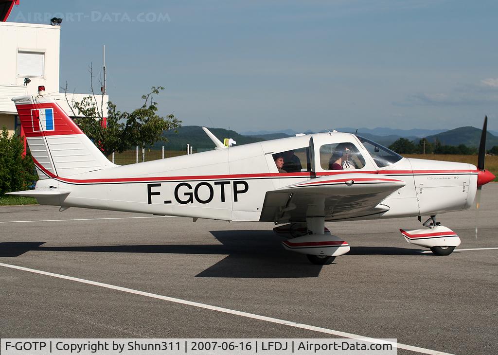 F-GOTP, Piper PA-28-180 C/N 28-1689, Arriving from a light flight