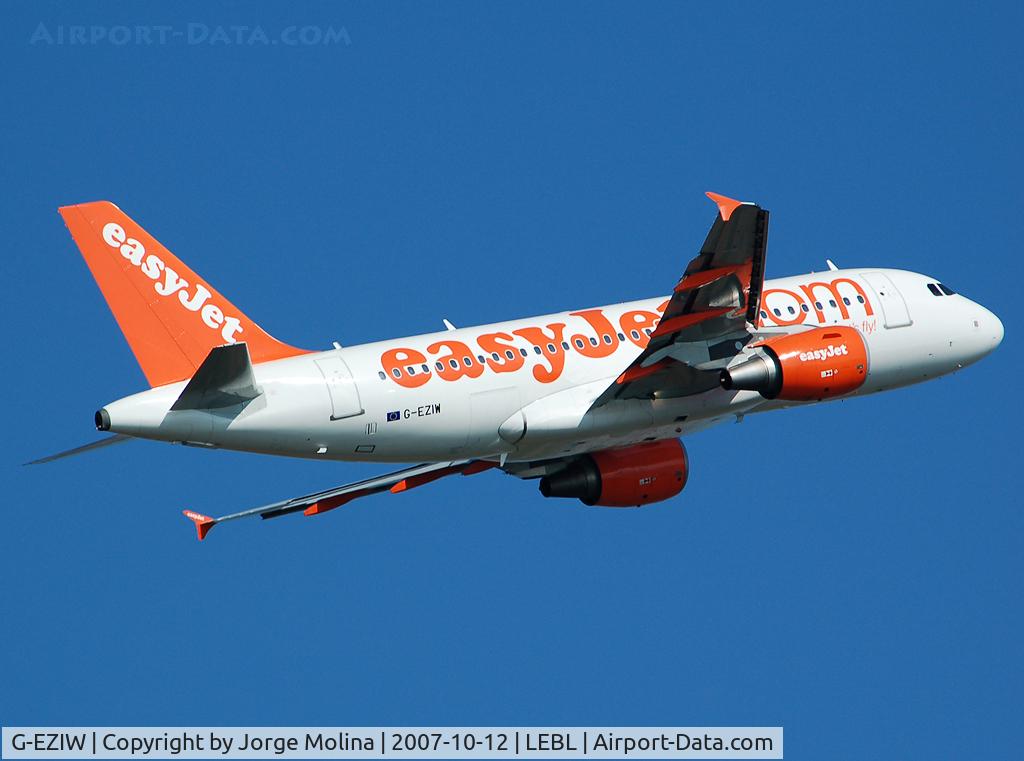 G-EZIW, 2005 Airbus A319-111 C/N 2578, Taking off RWY 07R.