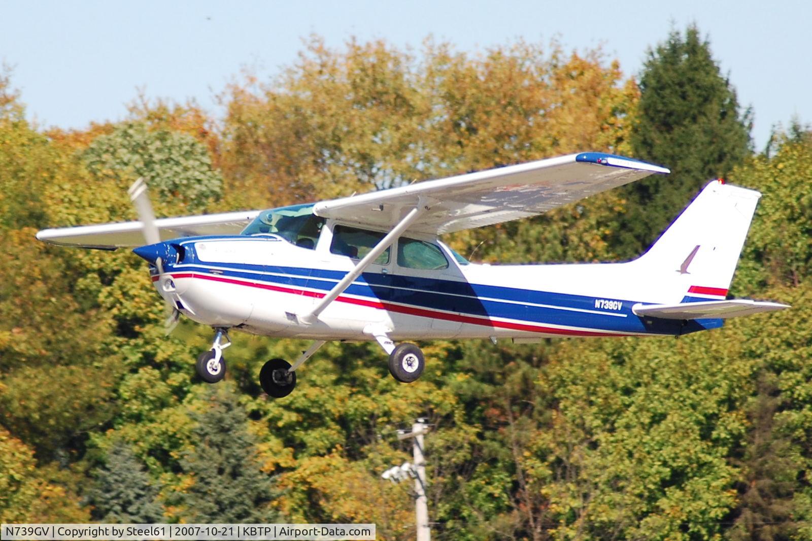 N739GV, Cessna 172N C/N 17270540, Taking off!
