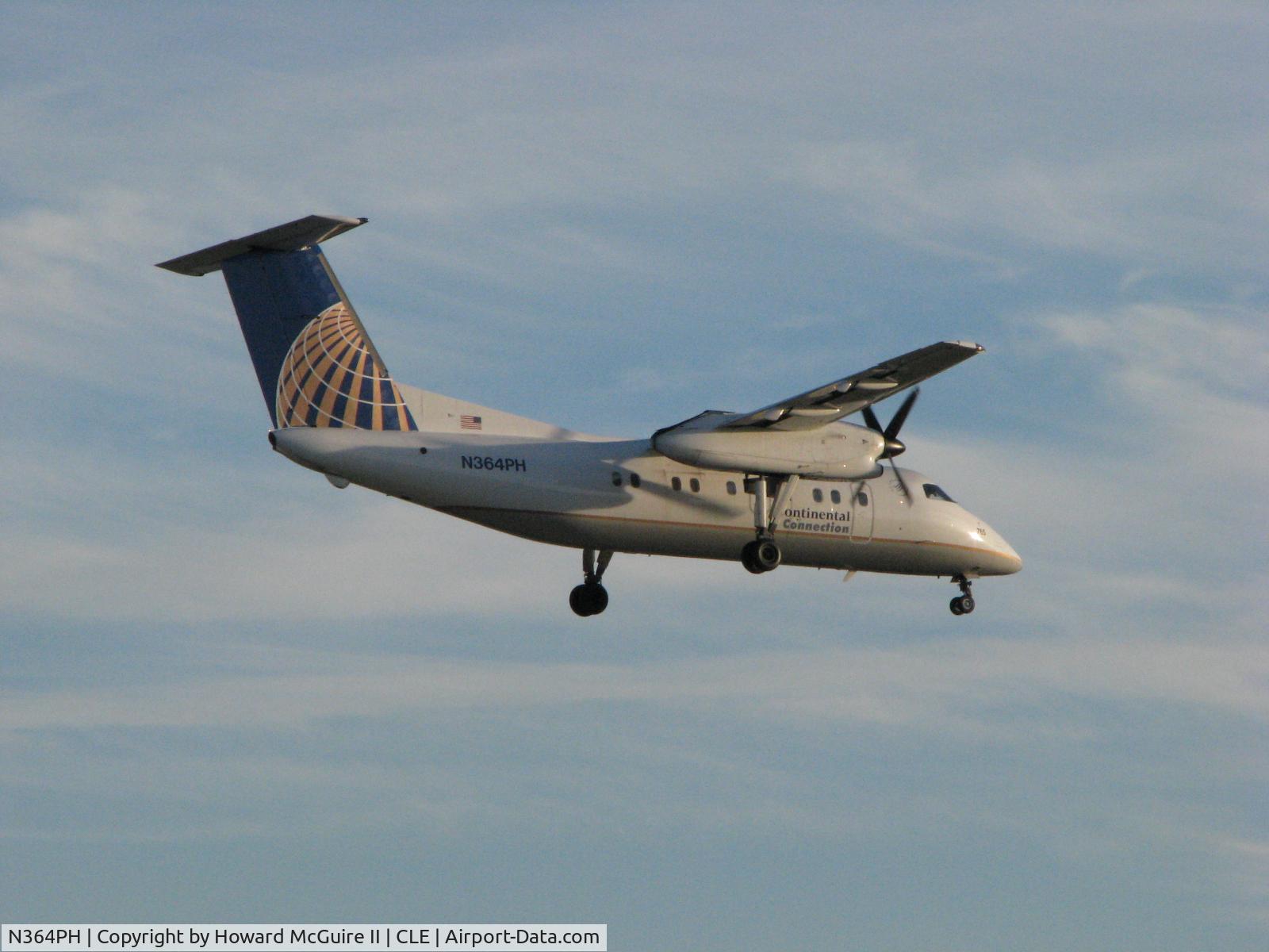 N364PH, 1998 Bombardier DHC-8-202 Dash 8 C/N 524, Cleveland Hopkins Airport