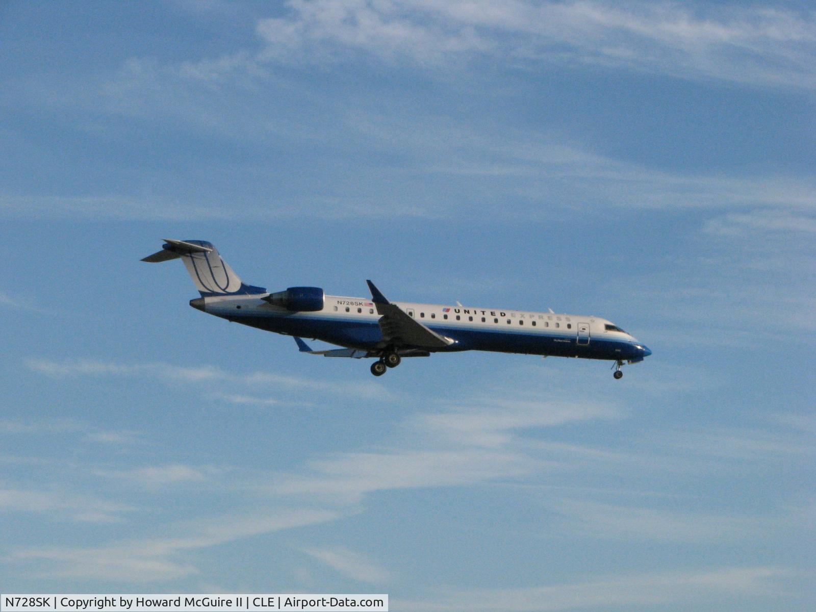 N728SK, 2005 Bombardier CRJ-701 (CL-600-2C10) Regional Jet C/N 10192, Cleveland Hopkins Airport
