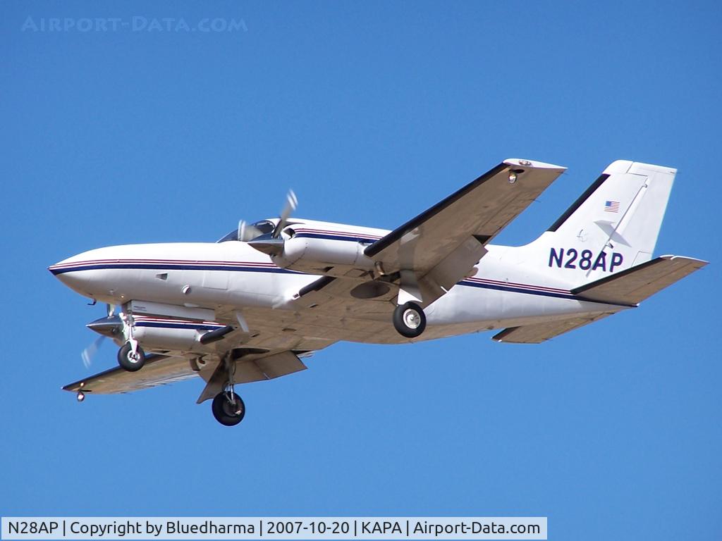 N28AP, 1978 Cessna 414A Chancellor C/N 414A0204, Approach to 17L