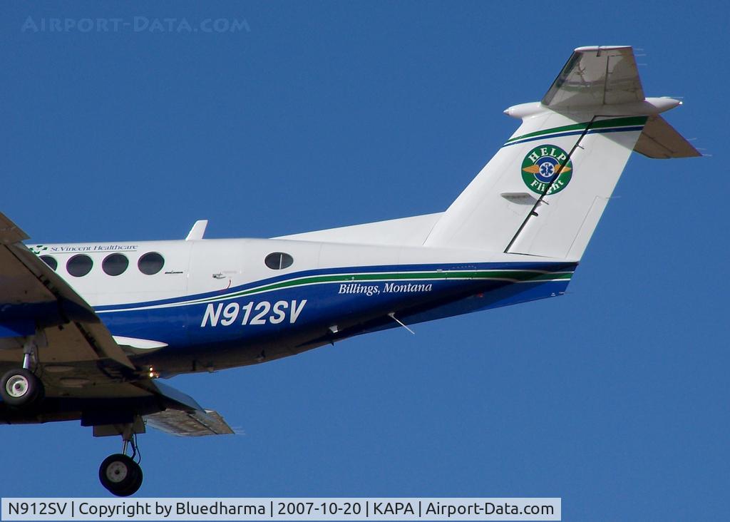 N912SV, 1988 Beech B200 King Air C/N BB-1299, Approach to 17L (tail detail)