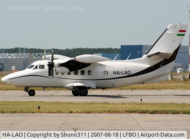 HA-LAO, 1990 Let L-410UVP Turbolet C/N 902501, Taxiing holding point rwy 32R for departure