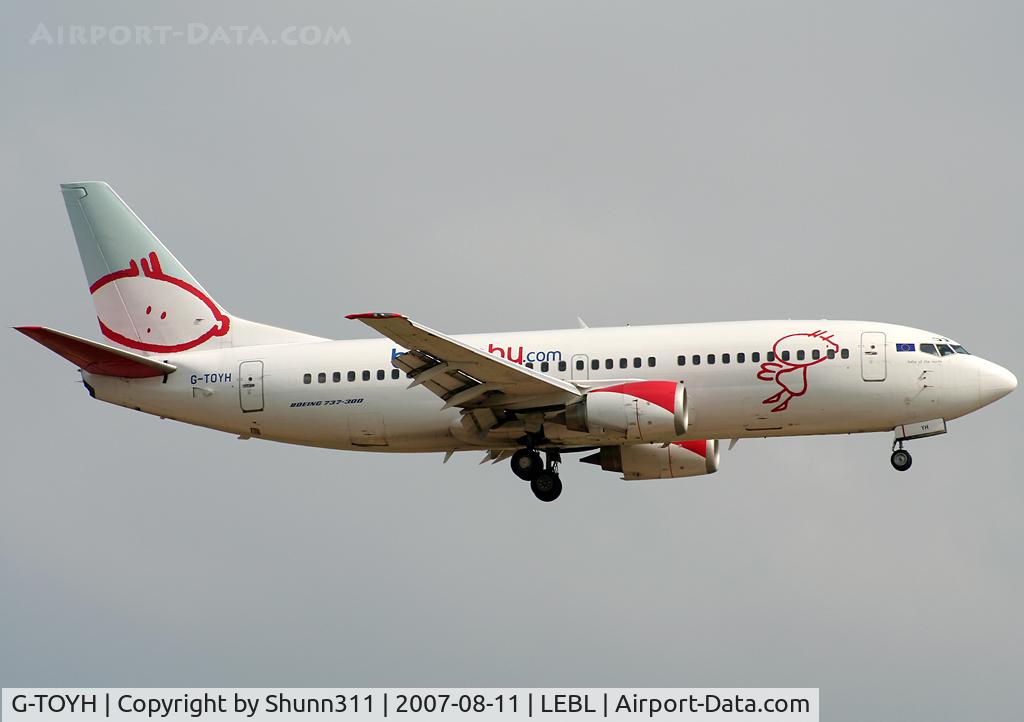 G-TOYH, 1998 Boeing 737-36N C/N 28570, Landing rwy 25R