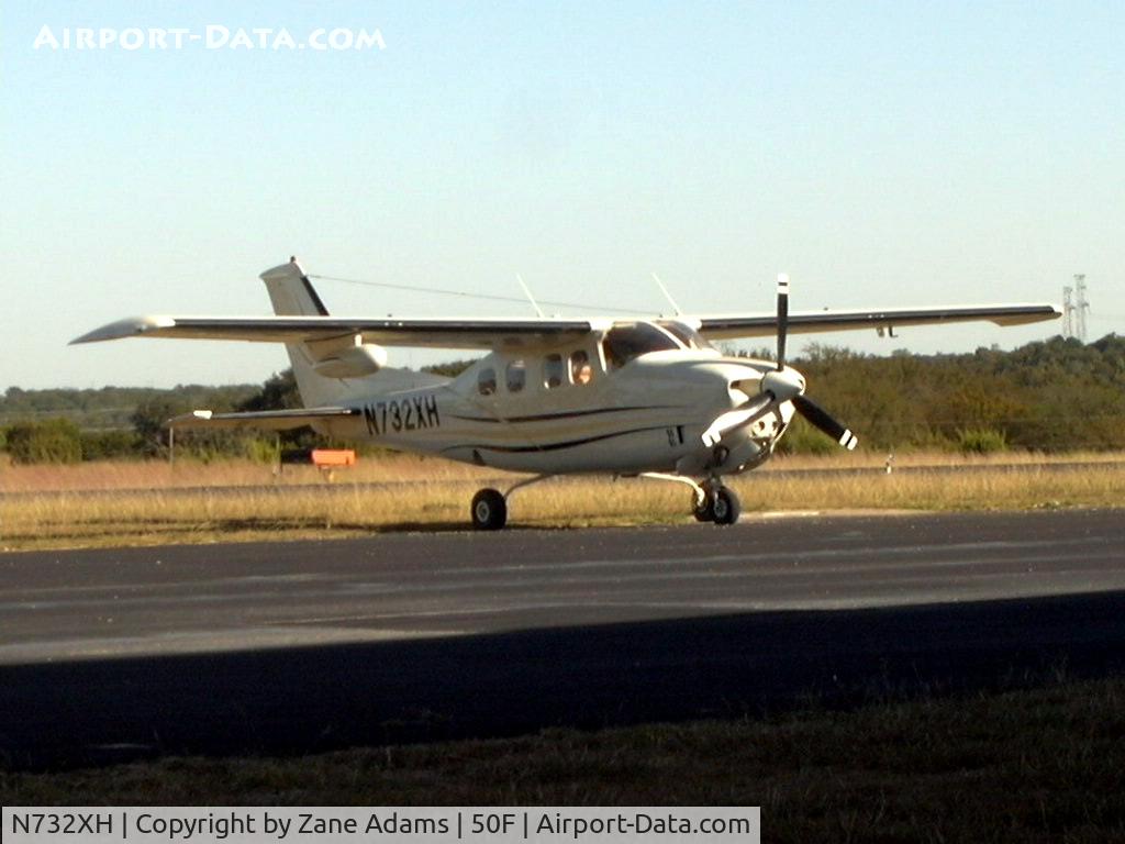 N732XH, 1980 Cessna P210N Pressurised Centurion C/N P21000596, At Bourland Field