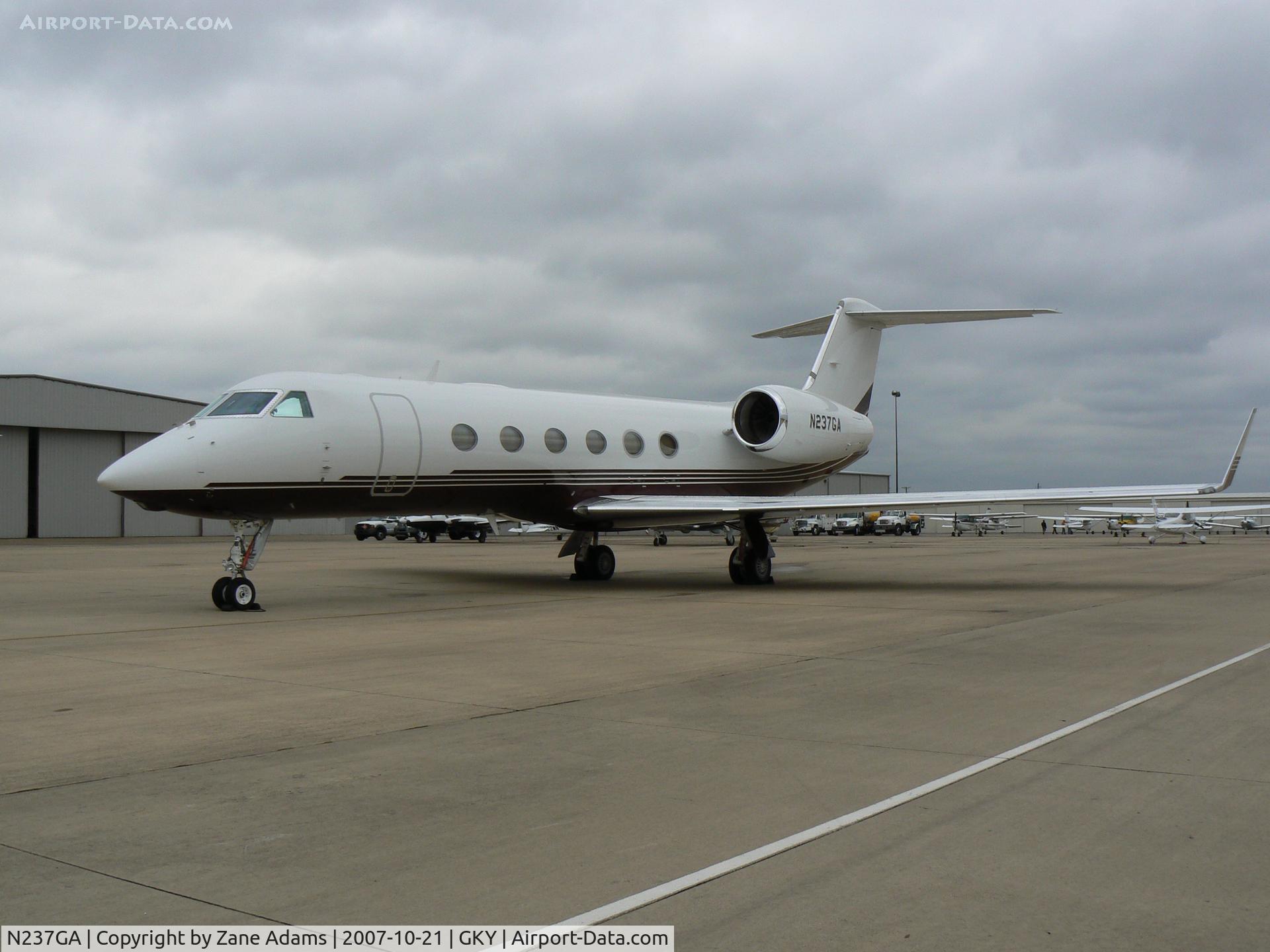 N237GA, 2006 Gulfstream Aerospace GIV-X (G450) C/N 4055, On the ramp at Arlington Muni