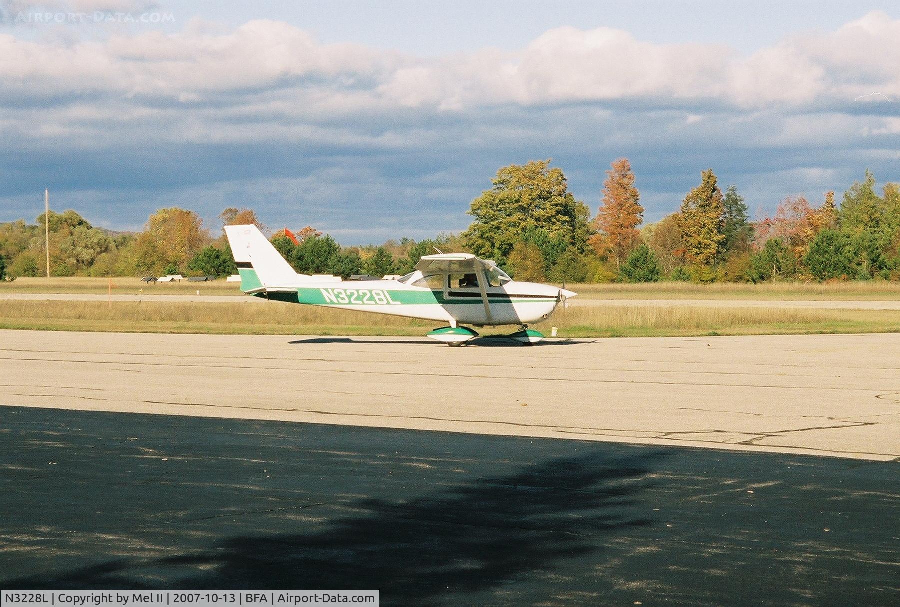 N3228L, 1967 Cessna 172H C/N 17256128, Taxi for departure RWY 17 @ Boyne Mountain Airport (BFA)
