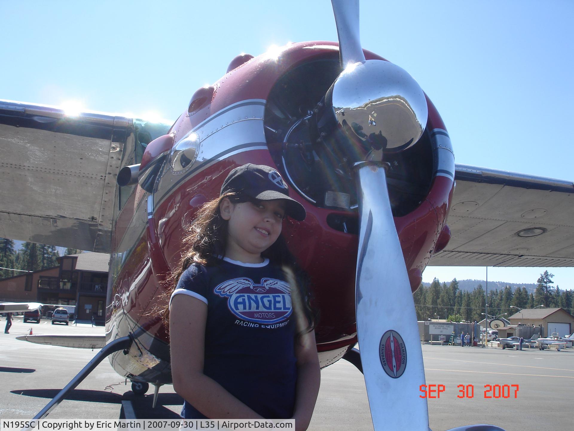 N195SC, 1949 Cessna 195 C/N 7402, The interior looks brand new.