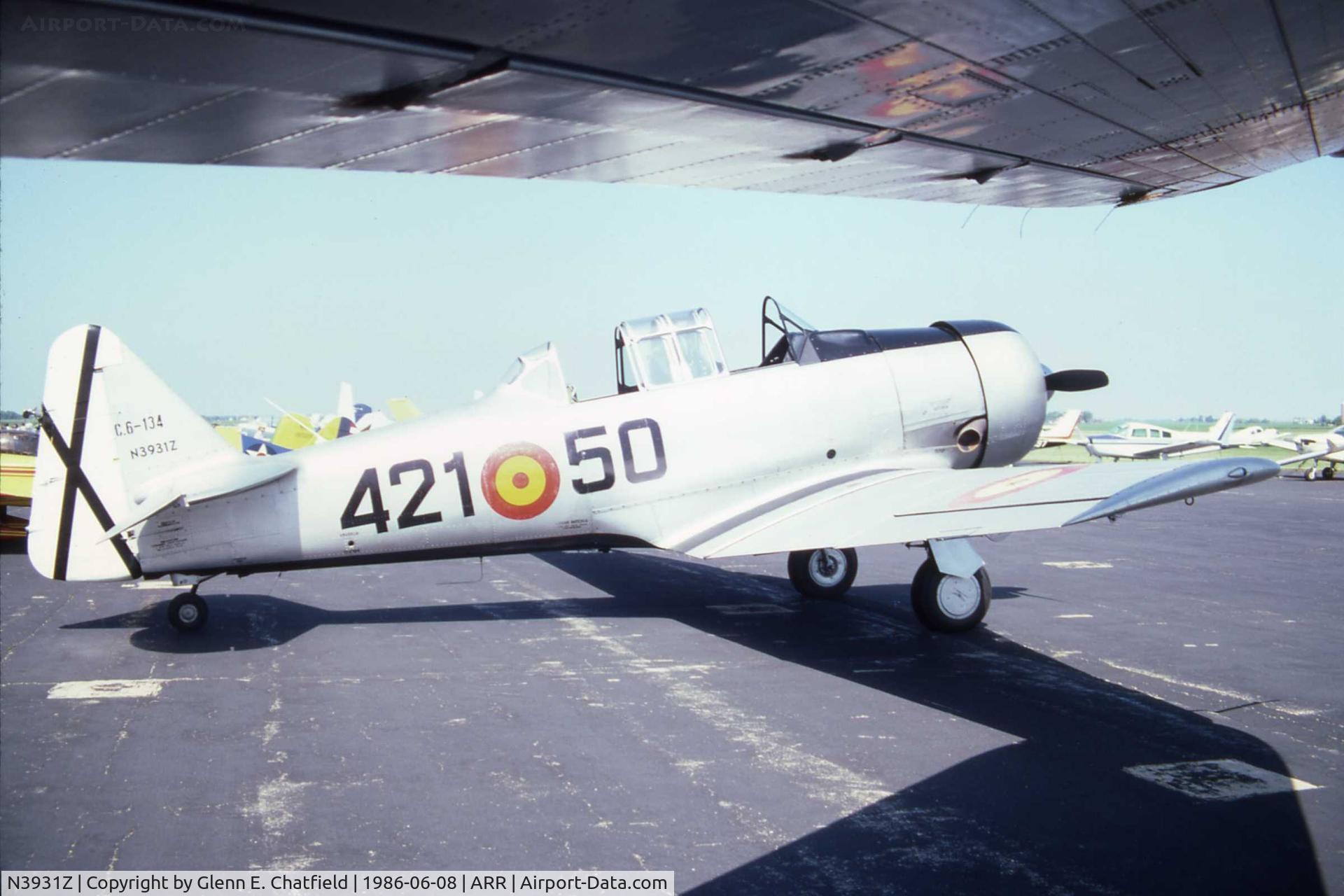 N3931Z, 1942 North American AT-6D-NT Texan C/N 88-16284, AT-6D 42-84503, later SNJ-5 43942 at an air show.  Now is registered as N217RK.