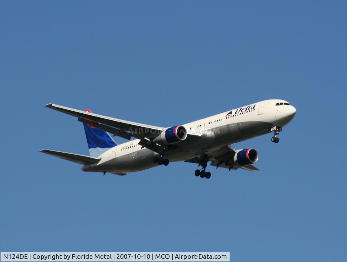 N124DE, 1987 Boeing 767-332 C/N 23438, Delta