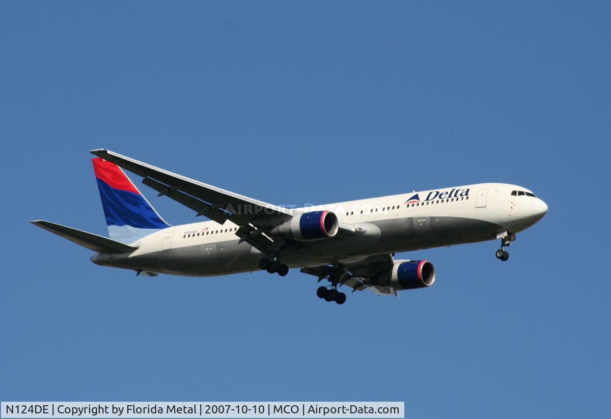 N124DE, 1987 Boeing 767-332 C/N 23438, Delta