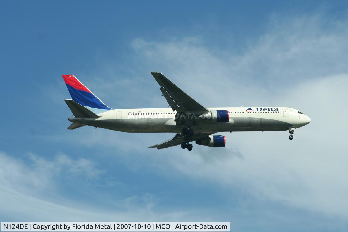 N124DE, 1987 Boeing 767-332 C/N 23438, Delta