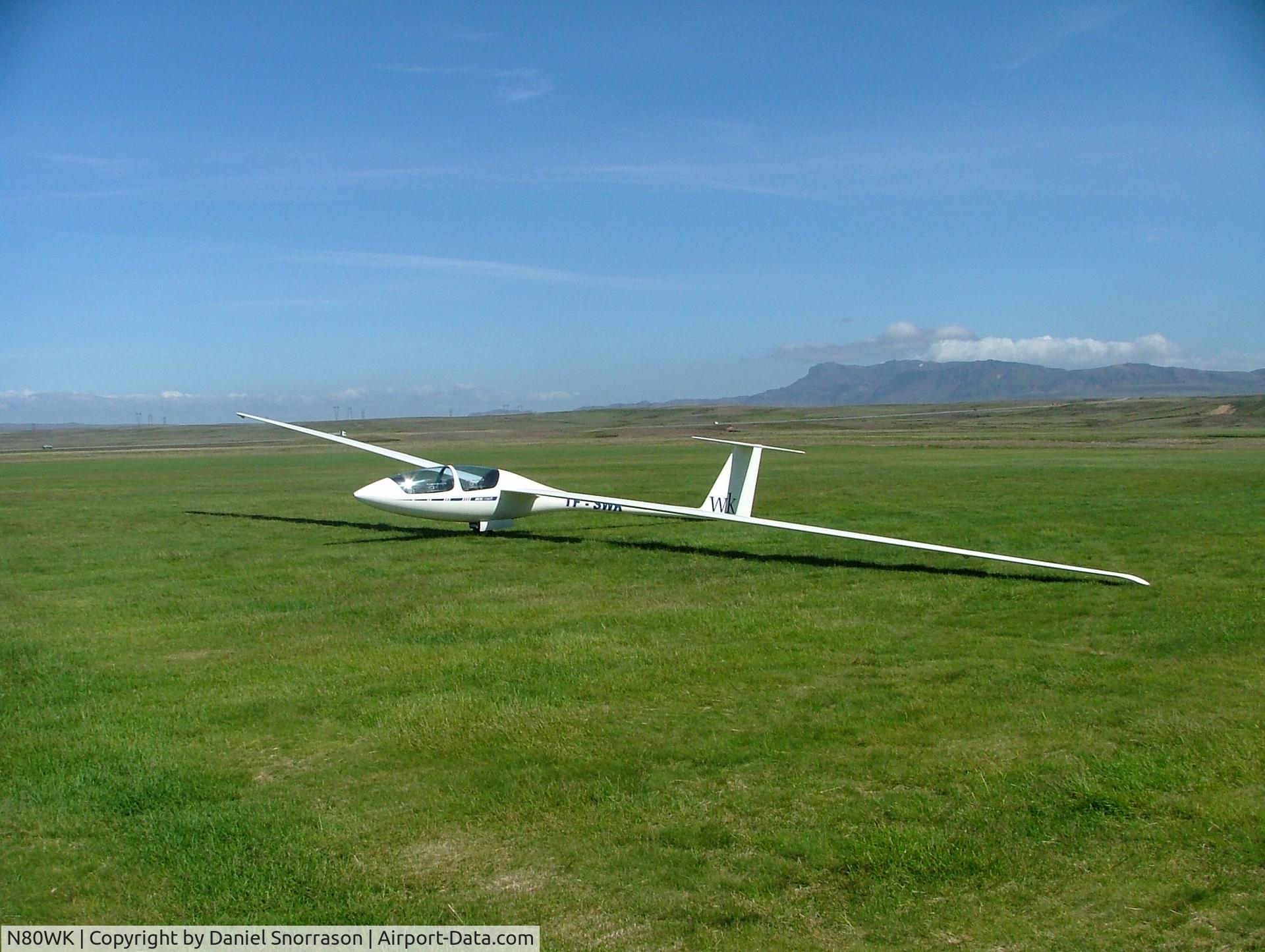 N80WK, 1986 Schleicher ASH-25 C/N 25004, now TF-SWK in Iceland airport SandskeiÃ°