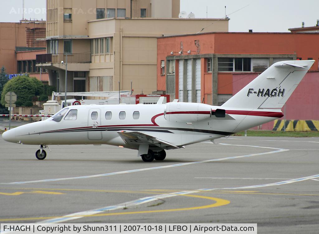 F-HAGH, 2003 Cessna 525 CitationJet CJ1 C/N 525-0518, Taxiing rwy 32R for departure