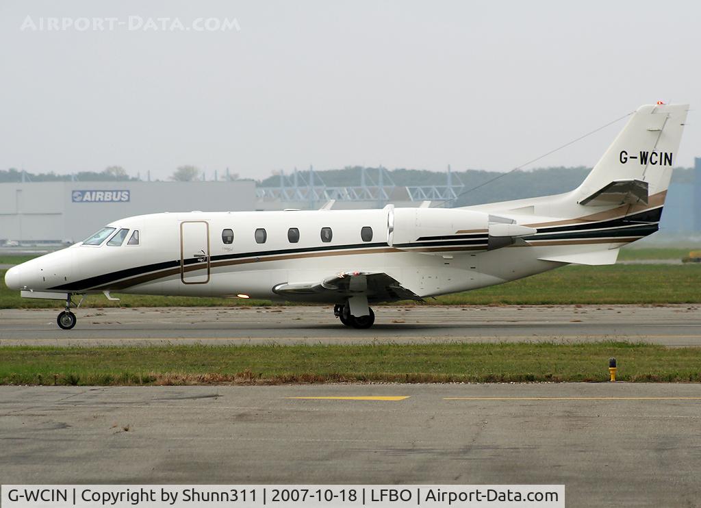 G-WCIN, 2000 Cessna 560XL Citation Excel C/N 560-5088, Taxiing ryw 32R for departure