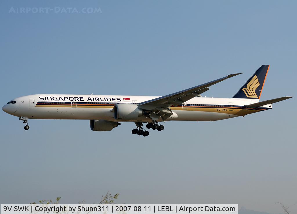 9V-SWK, 2007 Boeing 777-312/ER C/N 34576, Landing rwy 25R