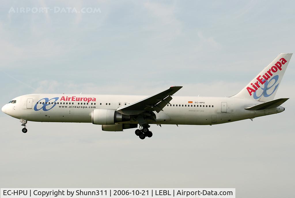 EC-HPU, 2001 Boeing 767-3Q8/ER C/N 30048, Landing rwy 25L