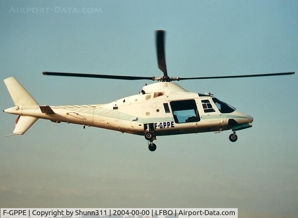 F-GPPE, 1980 Agusta A-109A Power C/N 7173, Take off from General Aviation apron