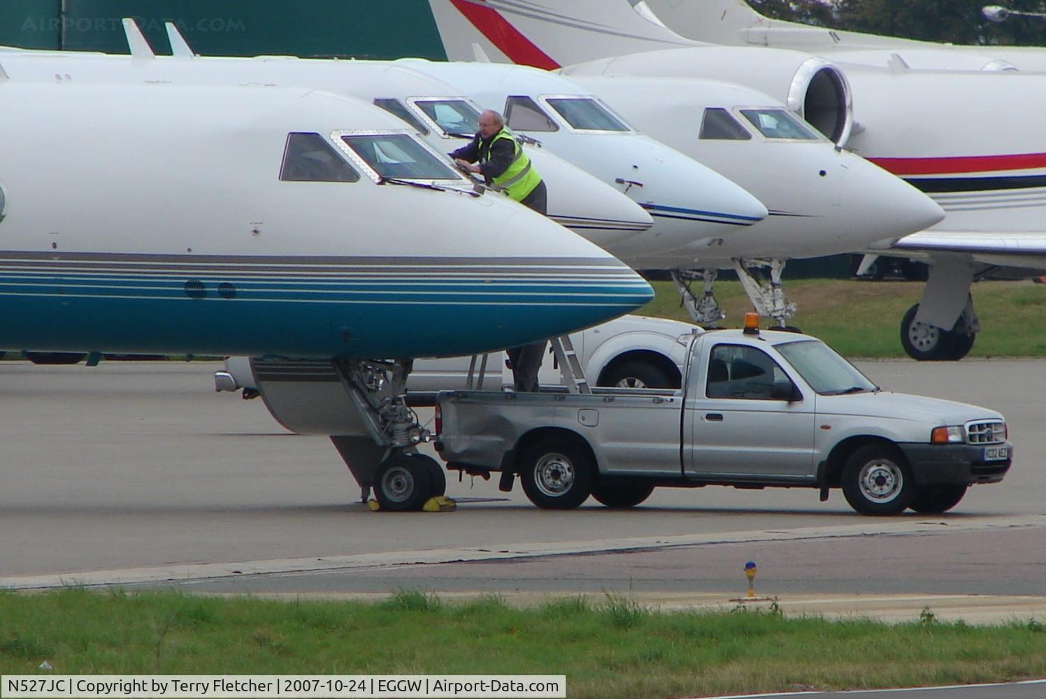 N527JC, 1991 Gulfstream Aerospace G-IV C/N 1179, Always make sure to get those windows cleaned before your Transatlantic flight  !!