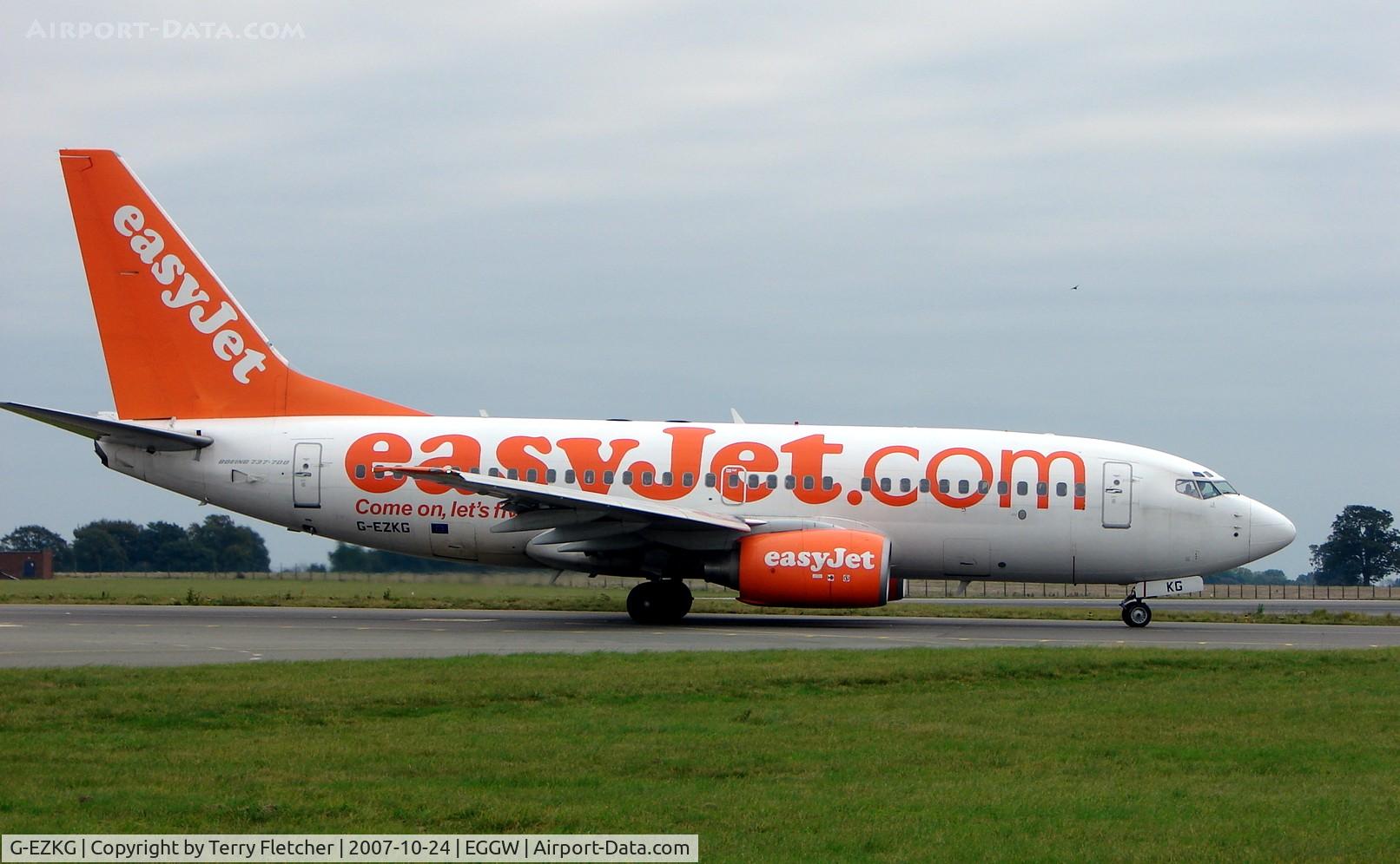 G-EZKG, 2004 Boeing 737-73V C/N 32428, on a busy day at Luton Airport (UK)
