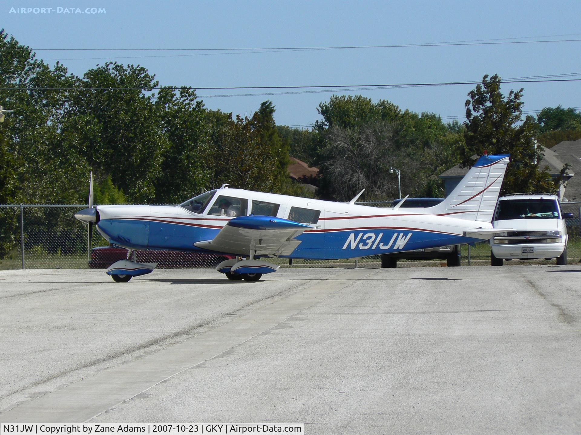 N31JW, 1973 Piper PA-32-260 Cherokee Six C/N 32-7300047, On the ramp at Arlington Muni