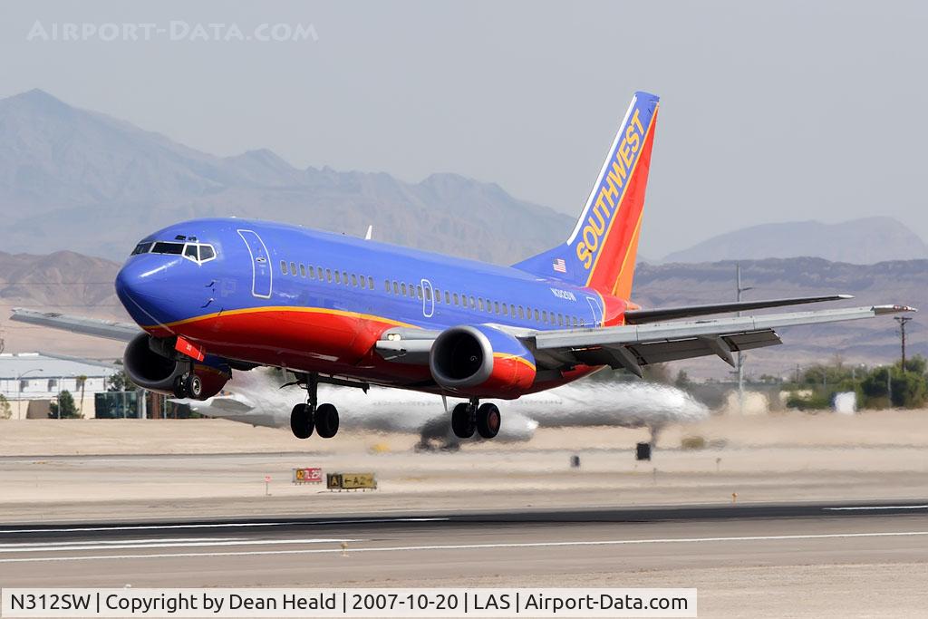 N312SW, 1986 Boeing 737-3H4 C/N 23334, Southwest Airlines N312SW (FLT SWA574) from Kansas City Int'l (KMCI) landing on RWY 25L.