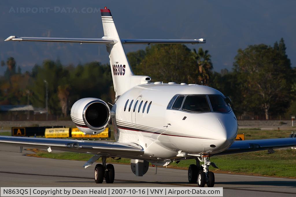 N863QS, 2000 Raytheon Hawker 800XP C/N 258463, NetJets 2000 Raytheon Hawker 800XP N863QS taxiing at Van Nuys Airport (KVNY).