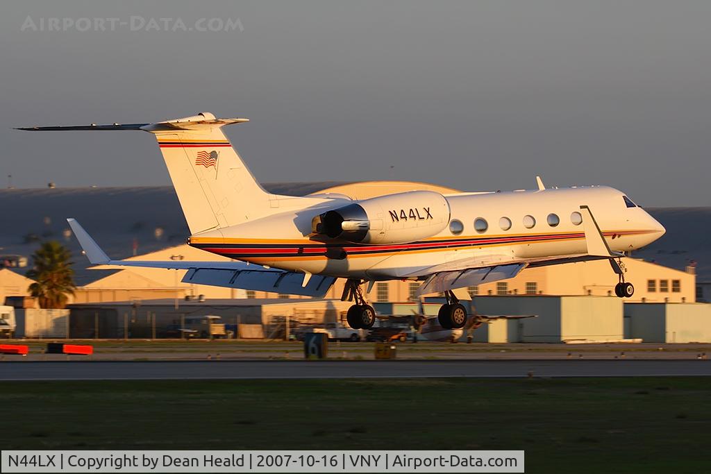 N44LX, 1989 Gulfstream Aerospace G-IV C/N 1114, Trans Exec Air Service Inc 1989 Gulfstream G-IV N44LX landing on RWY 16R.