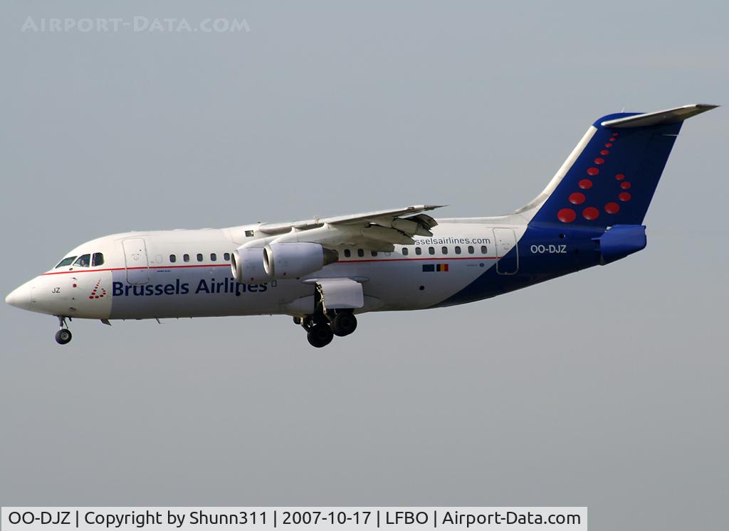 OO-DJZ, 1997 British Aerospace Avro 146-RJ85 C/N E.2305, Nice hybrid landing rwy 14R