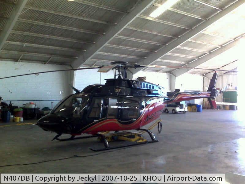 N407DB, 2000 Bell 407 C/N 53419, In hangar at KHOU
