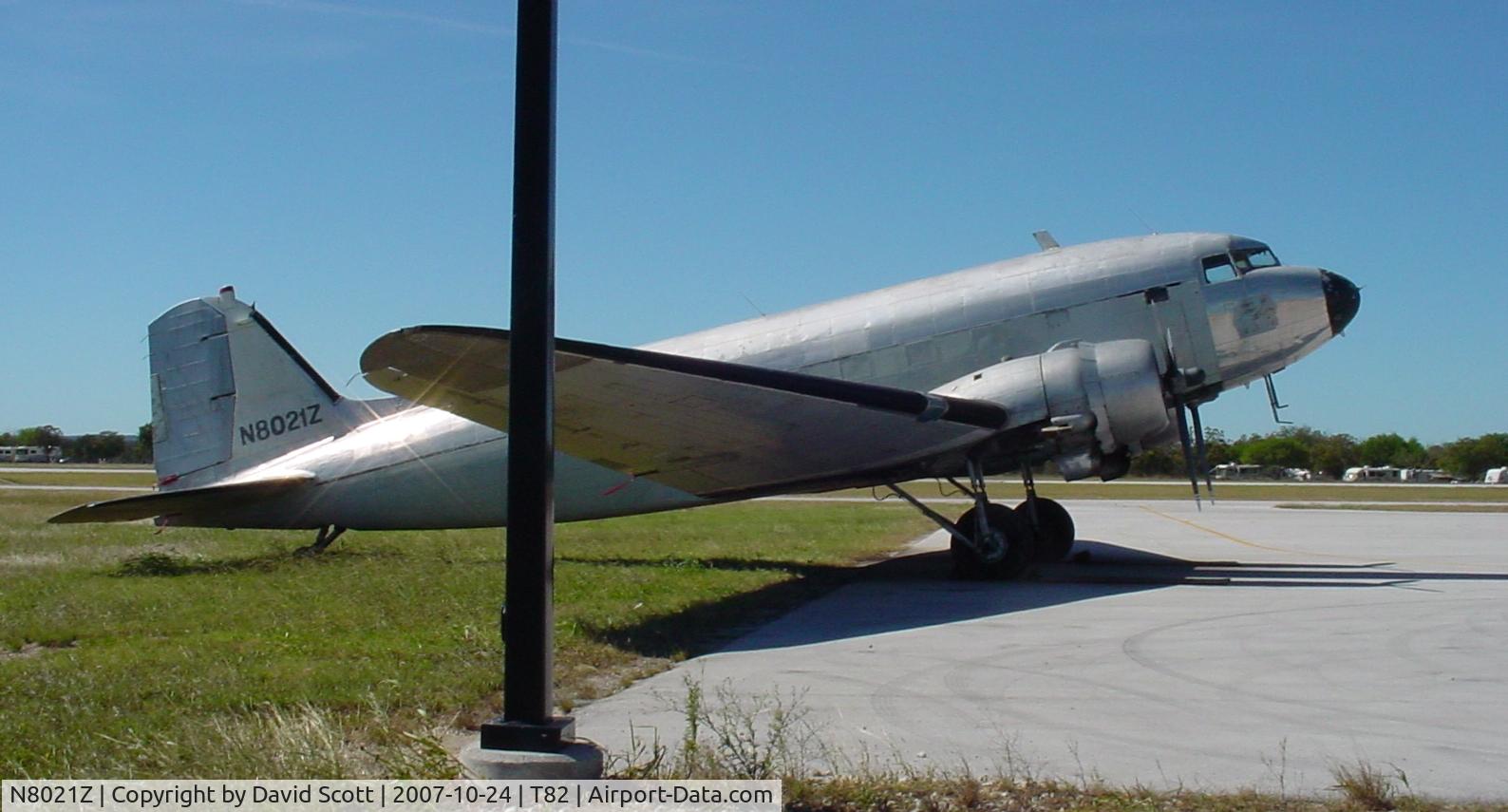 N8021Z, 1944 Douglas DC3C C/N 20444, N8021Z side view (sorry about image quality)