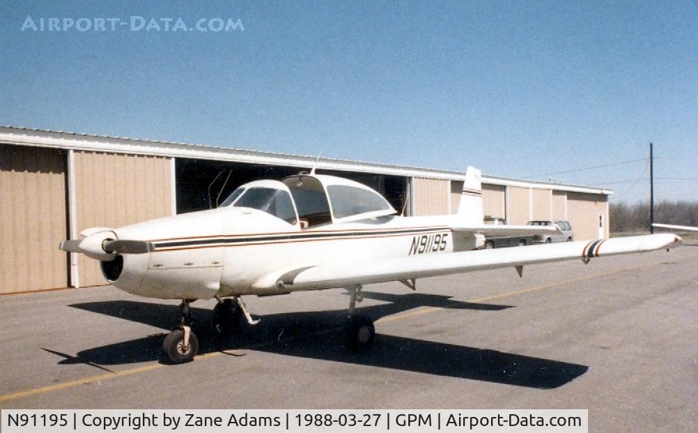 N91195, 1946 North American Navion C/N NAV-4-67, On the ramp at Grand Prairie Muni