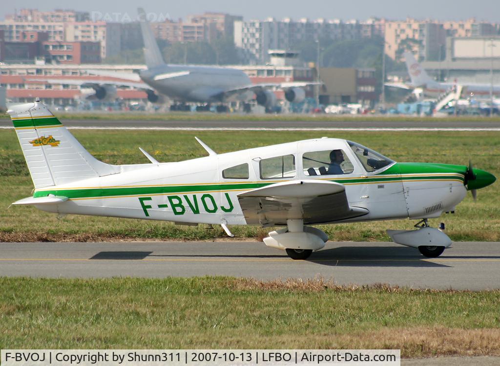 F-BVOJ, Piper PA-28-180 Cherokee C/N 287405133, Taxiing to the Airclub