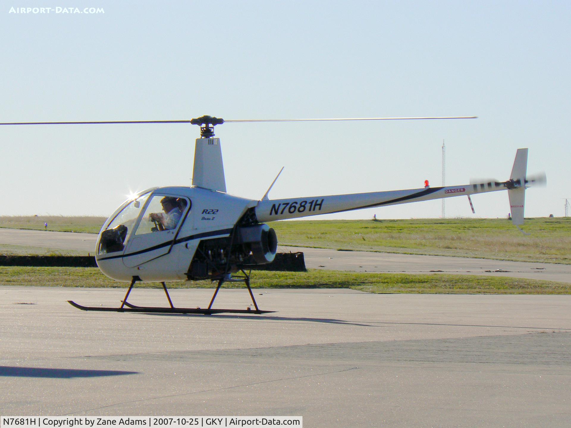 N7681H, 2005 Robinson R22 Beta C/N 3852, On the ramp at Arlington Muni
