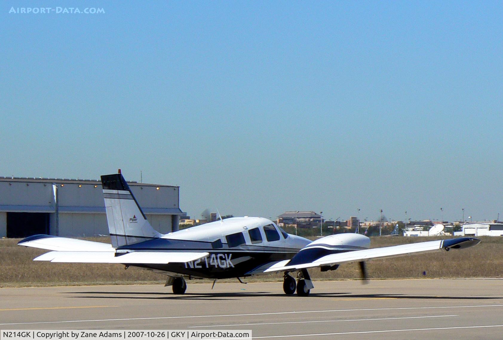 N214GK, 1985 Piper PA-34-220T C/N 34-8633001, Taxi out for takeoff.
