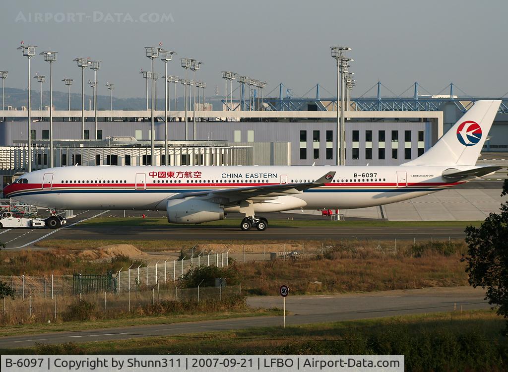 B-6097, 2007 Airbus A330-343X C/N 866, Tracted after last verifications... Delivery soon after this pic !
